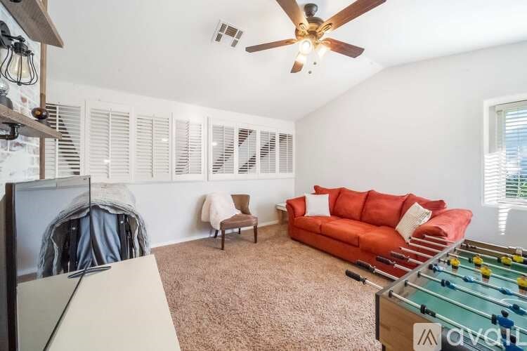 Source URL: https://prod-avail.s3.amazonaws.com/public_images/40353991/listing/jmebytkra7shb1dcptu6.jpg