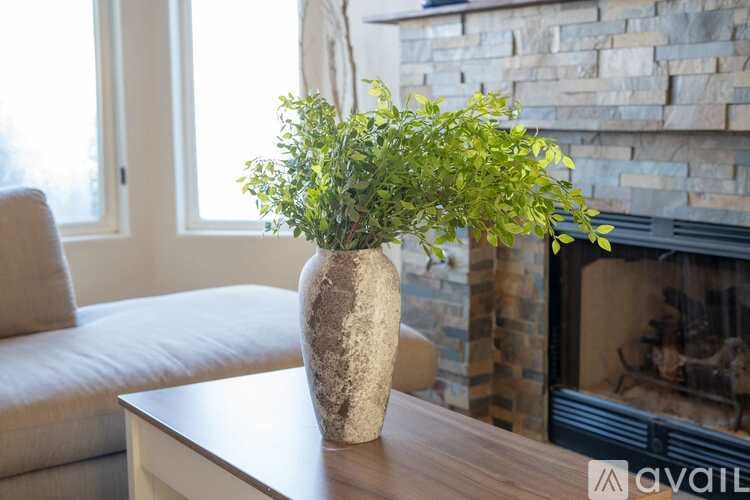 Source URL: https://prod-avail.s3.amazonaws.com/public_images/40353912/listing/aul39g3m3x15xiwji28x.jpg