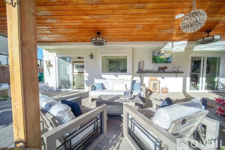 Source URL: https://prod-avail.s3.amazonaws.com/public_images/40354001/listing/posybpde1lido1kwfril.jpg