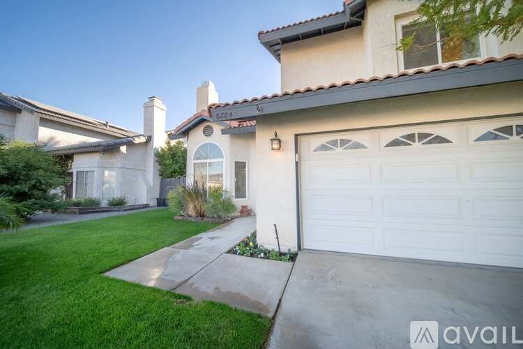 Source URL: https://prod-avail.s3.amazonaws.com/public_images/40354035/listing/ahztpqsnqt2xyngfwoqz.jpg