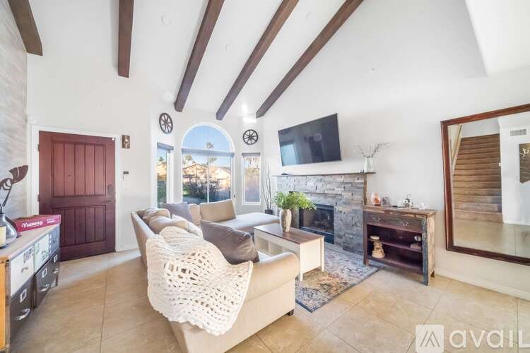 Source URL: https://prod-avail.s3.amazonaws.com/public_images/40353915/listing/u0whoegciuk7xumfevp5.jpg