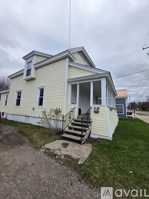 431 Boyne Ave 2-3 Beds Apartment for Rent