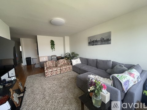 2744 Johnson Ave 3 Beds Apartment for Rent