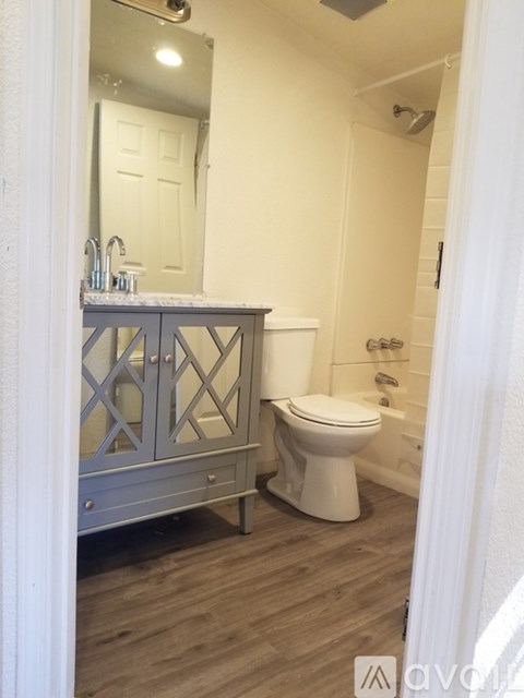 400 South Laurel Street 1 Bed Apartment for Rent