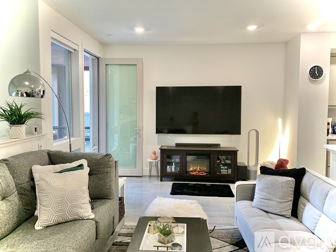 5587 Barrel Avenue 3 Beds Apartment, Townhouse for Rent - Photo gallery 3