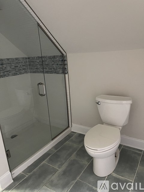 414 Young Street 4 Beds Apartment for Rent