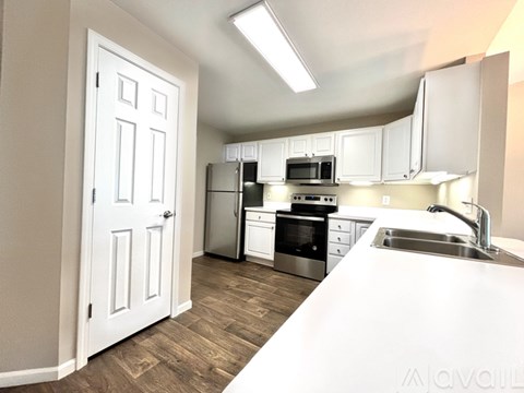 100 Gethings Circle 3 Beds Apartment for Rent