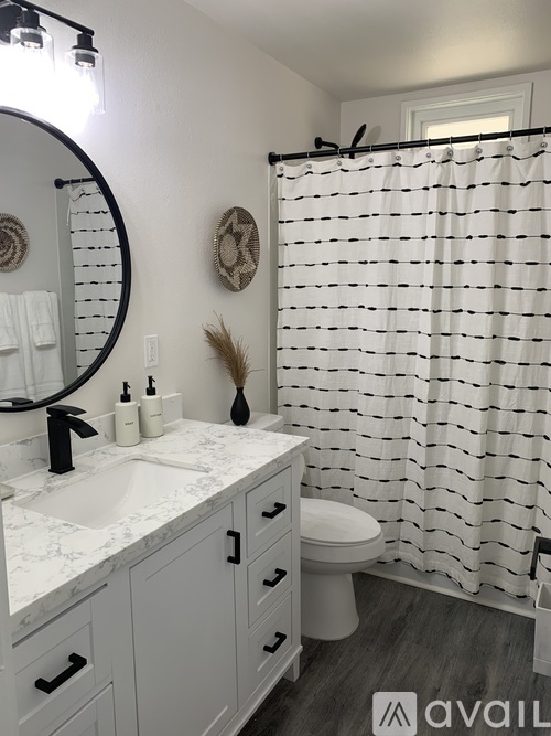 4900 74th Place Northeast 2 Beds Apartment for Rent - Photo gallery 4