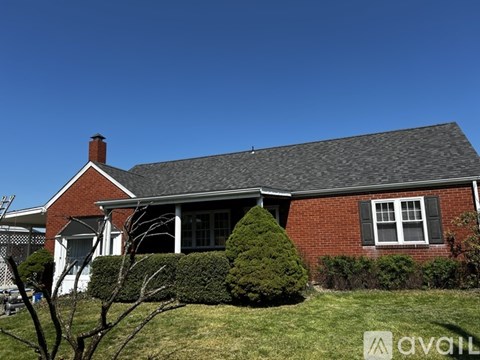 169 Junior Street 4 Beds Apartment for Rent