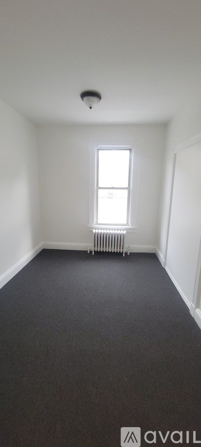 226 Sunnyside Avenue 3 Beds Apartment for Rent