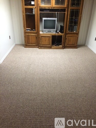 605 Burlington Court 3 Beds Apartment for Rent