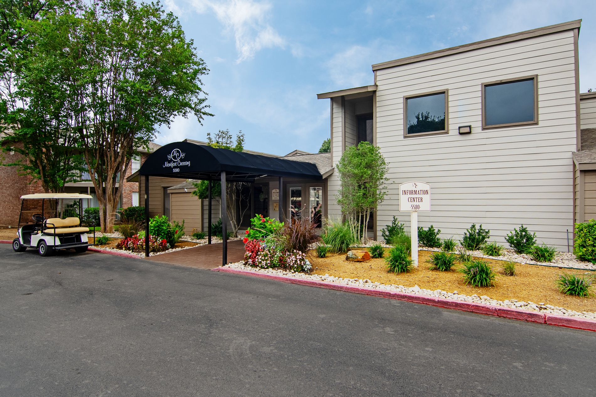Montfort Crossing Apartments in Dallas, TX