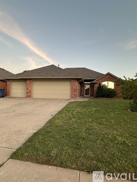 600 East Forest Lane 3 Beds Apartment for Rent