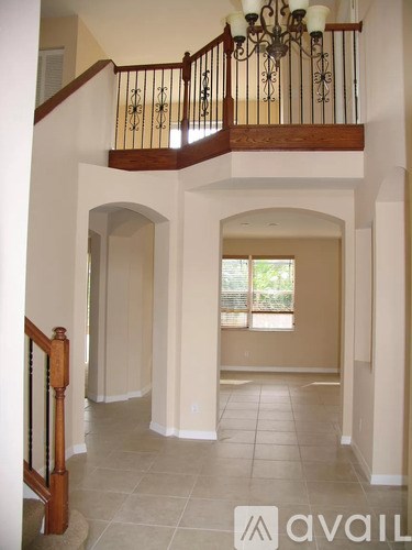 8325 Sumner Ave 4 Beds Apartment for Rent