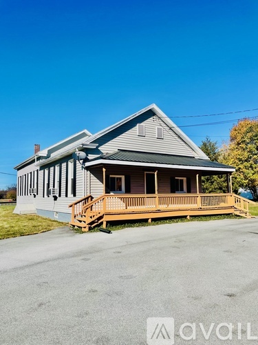 96 West Main Street 3 Beds Apartment, Single Family Home for Rent - Photo gallery 1