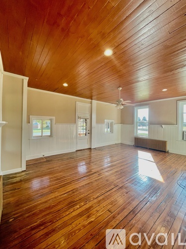 96 West Main Street 3 Beds Apartment, Single Family Home for Rent - Photo gallery 2
