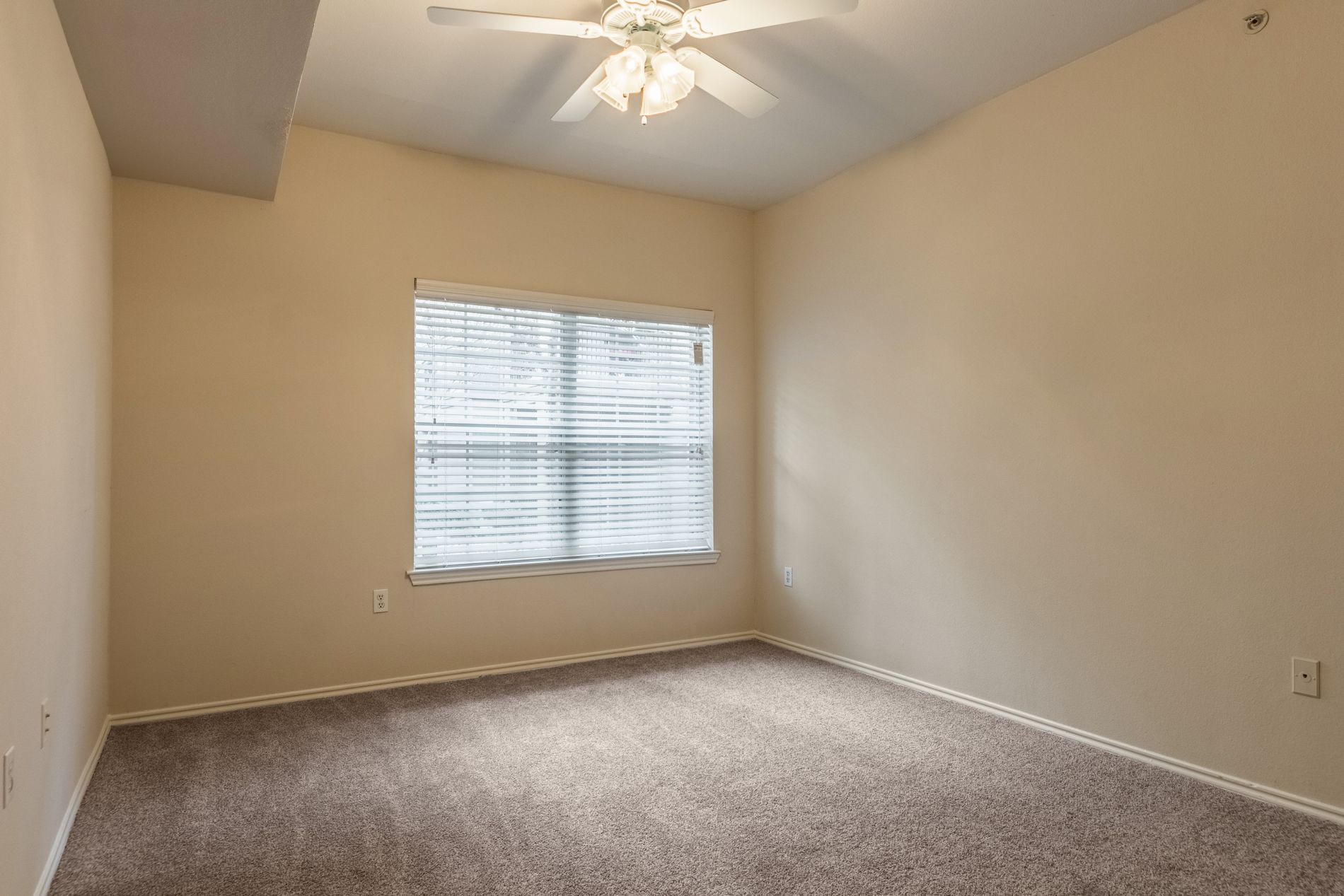 Photos and Video of La Costa Villas in Dallas, TX