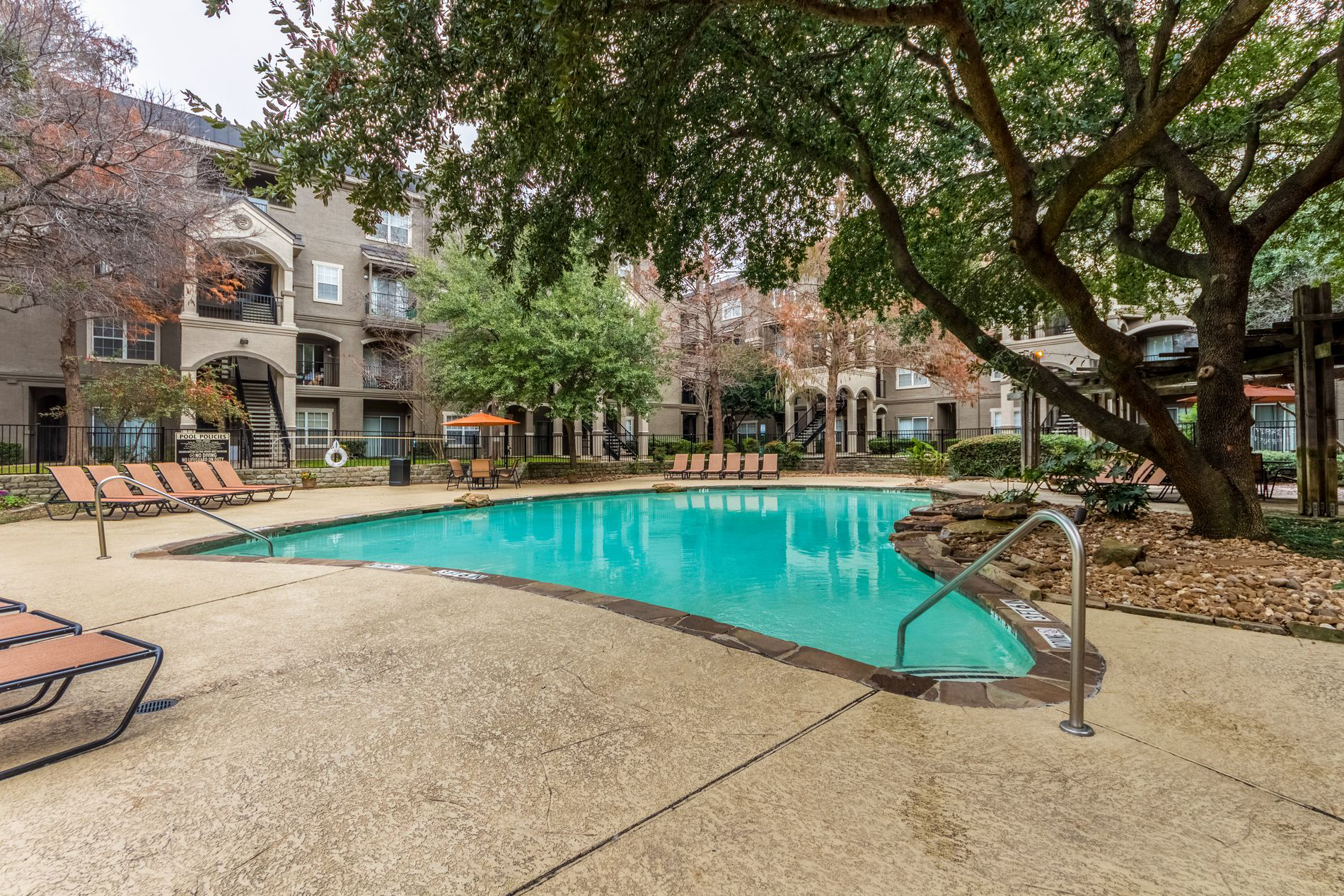 La Costa Villas Apartments in Dallas, TX
