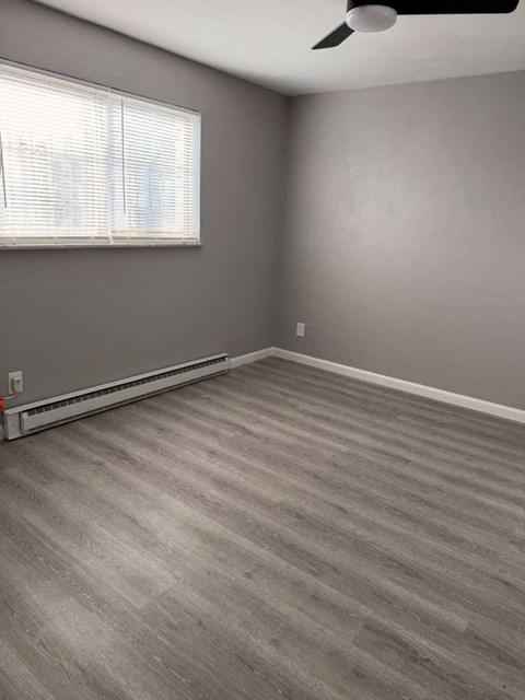 4644 Burkhardt Ave 1-2 Beds Apartment for Rent
