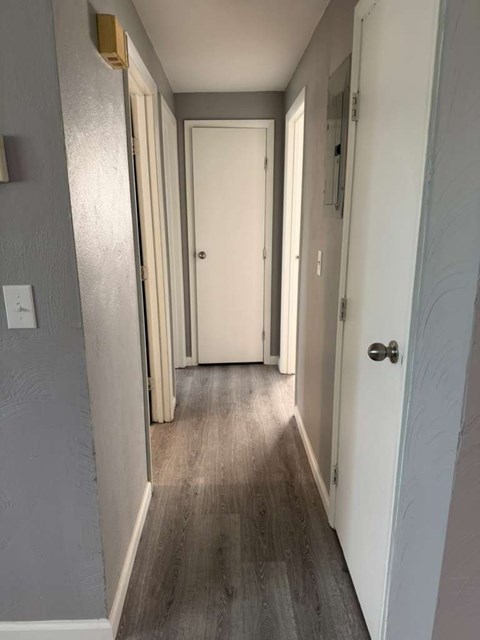 4644 Burkhardt Ave 1-2 Beds Apartment for Rent