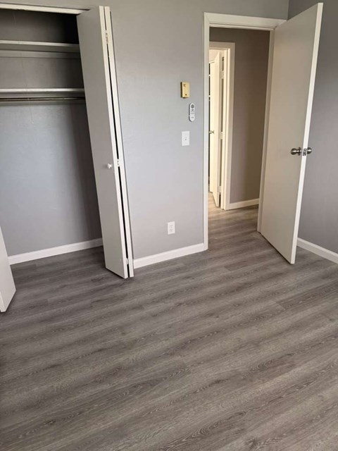 4644 Burkhardt Ave 1-2 Beds Apartment for Rent