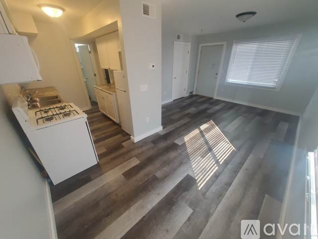 918 Denton St