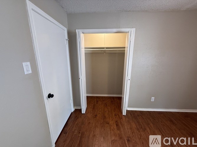 Source URL: https://prod-avail.s3.amazonaws.com/public_images/40355873/listing/IMG_5662.jpeg