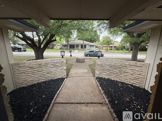 Source URL: https://prod-avail.s3.amazonaws.com/public_images/40357988/listing/IMG_5702.jpeg