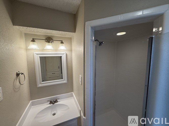 Source URL: https://prod-avail.s3.amazonaws.com/public_images/40434922/listing/IMG_5679.jpeg