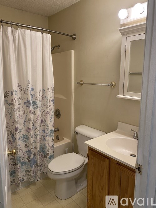 Source URL: https://prod-avail.s3.amazonaws.com/public_images/40374687/listing/Bathroom.jpg