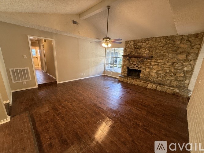 Source URL: https://prod-avail.s3.amazonaws.com/public_images/40355924/listing/IMG_5612.jpeg