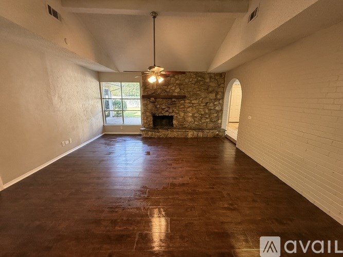 Source URL: https://prod-avail.s3.amazonaws.com/public_images/40355881/listing/IMG_5613.jpeg