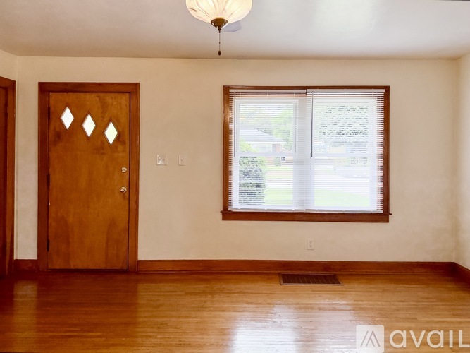 2012 E 21st St 2 Beds Apartment, Single Family Home for Rent - Photo gallery 2