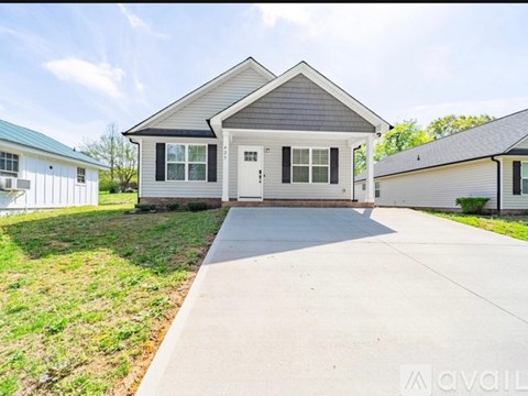 423 Pleasant Avenue 3 Beds Apartment for Rent