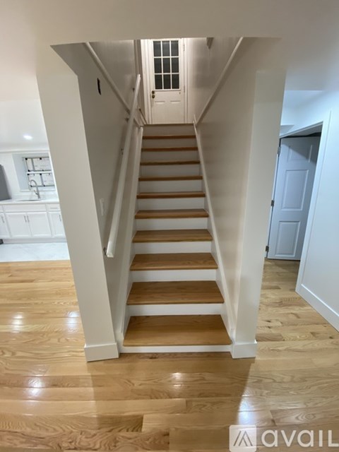 194 Roxbury Rd South 2 Beds Apartment for Rent