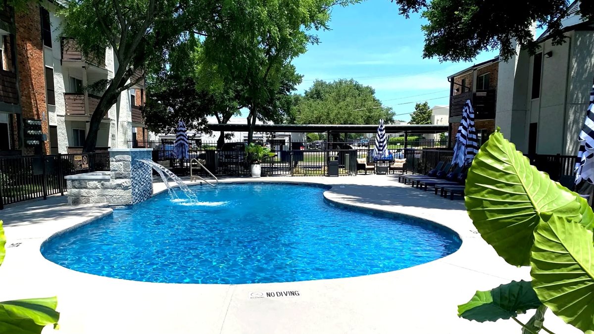 McCallum Highlands Apartments