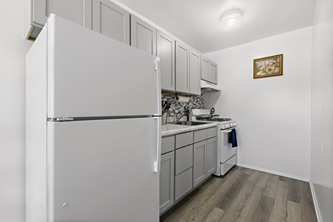 425 Madison Ave. 1-2 Beds Apartment for Rent - Photo Gallery 2