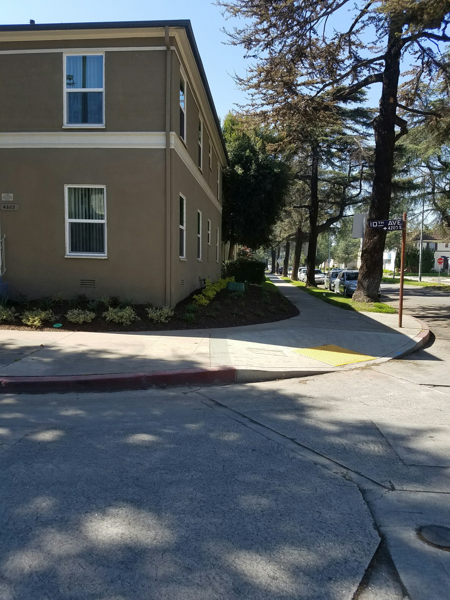 4203 10th Ave - Exterior side