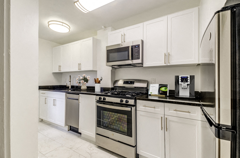 61 Langdon Square – Kitchen