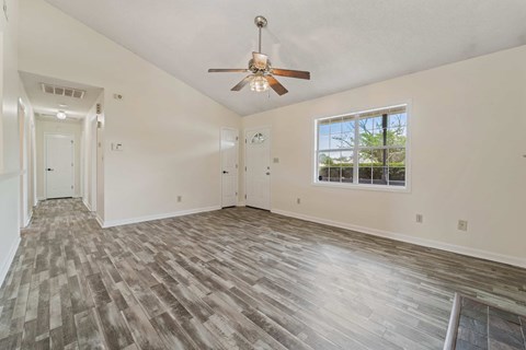 502 Nutfield Drive 3 Beds Apartment for Rent
