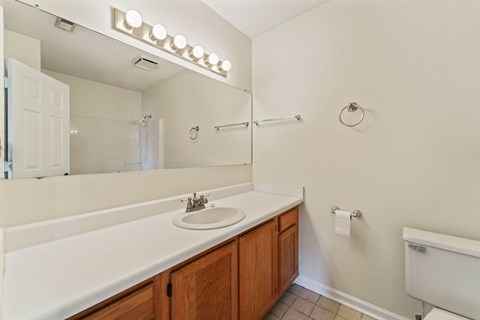 502 Nutfield Drive 3 Beds Apartment for Rent