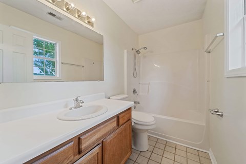 502 Nutfield Drive 3 Beds Apartment for Rent