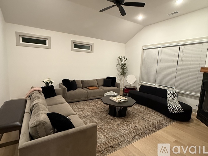 4507 Southwest Elderwood Street 4 Beds Single Family Home for Rent - Photo gallery 2