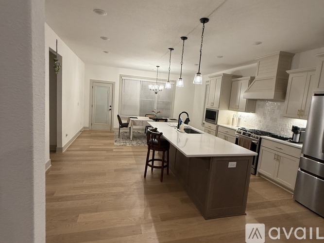 4507 Southwest Elderwood Street 4 Beds Single Family Home for Rent - Photo gallery 4