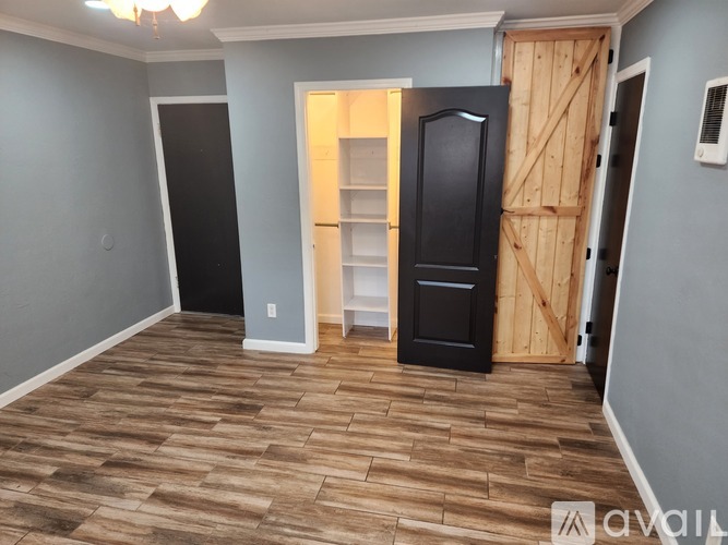 719 S Pine St Studio Apartment for Rent - Photo gallery 2