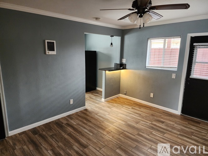 719 S Pine St Studio Apartment for Rent - Photo gallery 5