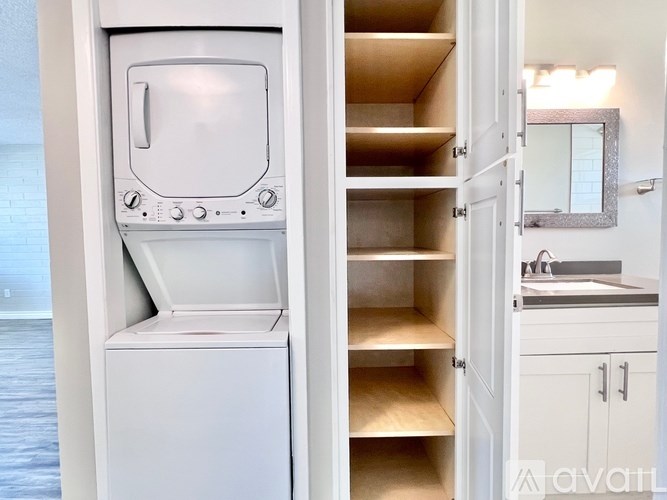 Source URL: https://prod-avail.s3.amazonaws.com/public_images/40493216/listing/IMG_8832.jpg