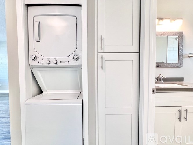 Source URL: https://prod-avail.s3.amazonaws.com/public_images/40493217/listing/IMG_8831.jpg