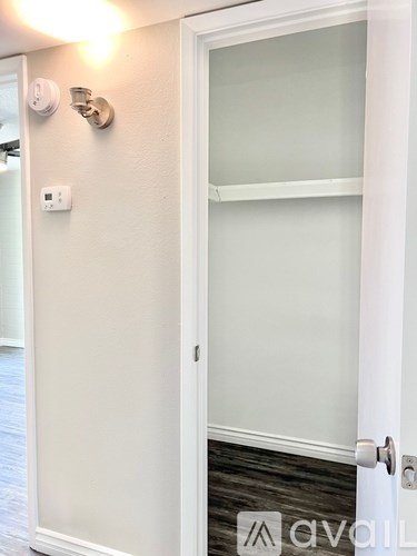 Source URL: https://prod-avail.s3.amazonaws.com/public_images/40493223/listing/IMG_8842.jpg