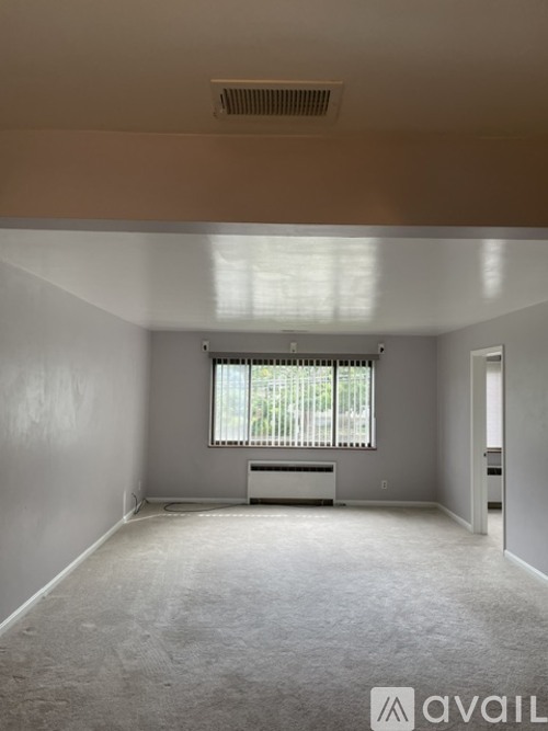 2774 West North Bend Road 3 Beds Apartment for Rent - Photo gallery 1